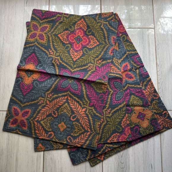 World Market Cloth Placemats SET of 4 Boho Floral Blue Purple 13" X 19" - Picture 1 of 5